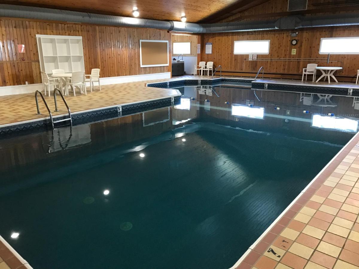 Acadia Village Resort 엘스워스 외부 사진